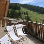 Almhütte *